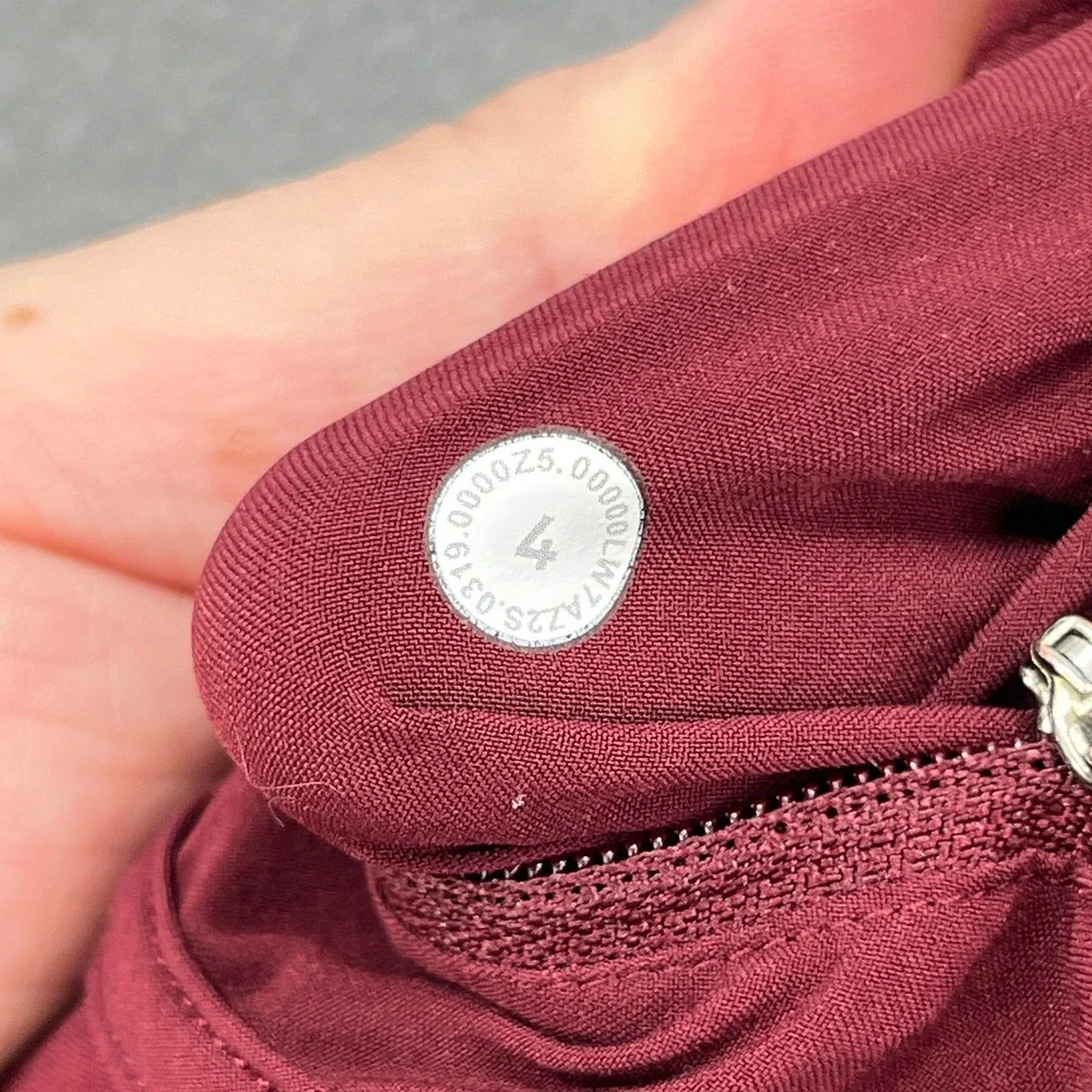 Lululemon Tracker Shorts Womens 4 Burgundy Zip Pocket Lightweight Running Gym